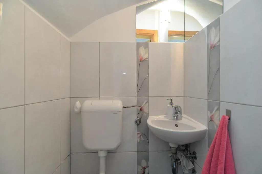 Apartman Eda Pula 0*,  Croatia