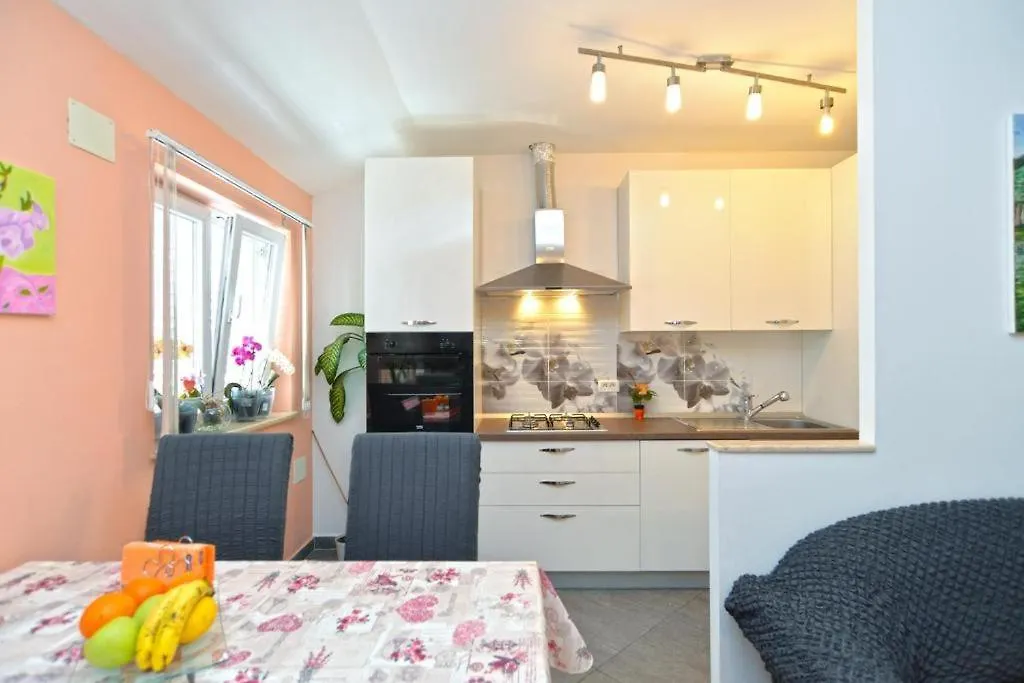 Apartment Apartman Eda Pula