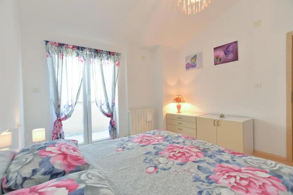 Apartman Eda Pula Apartment