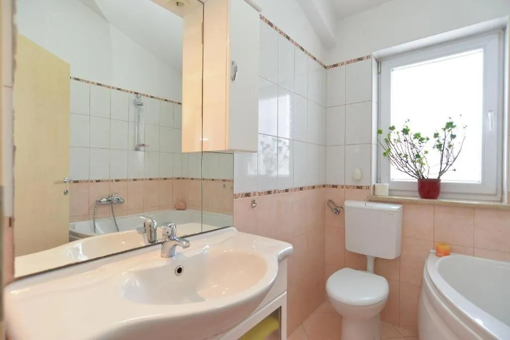 Apartman Eda Pula Apartment